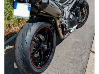 speed triple rs 1050 parfait état