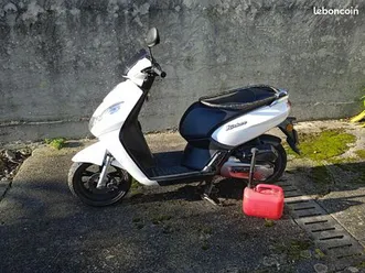 scooter peugeot kisbee