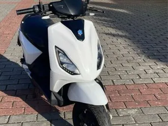 scooter piaggio 1 active 60 kmh ericeira