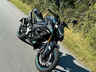 cfmoto 125nk - streetfighter - 5 tft skjerm - vinterkupp visningsykkel