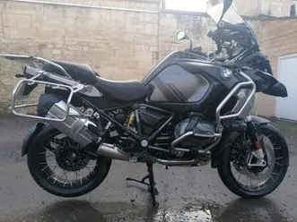 bmw r1250gs adventure te triple black. great condition. top spec. extras