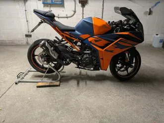 ktm rc390 mit quickshifter und pirelli diablo rosso