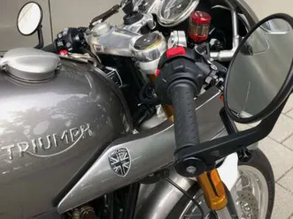 triumph thruxton