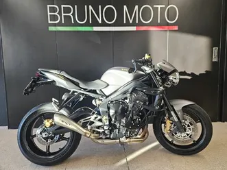 triumph street triple