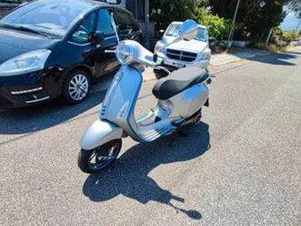 piaggio vespa pure elettric 70km/h km zero