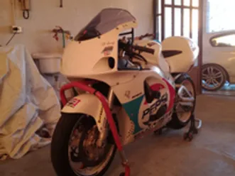 suzuki gsx-r 750 srad