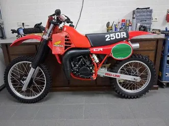 ② 1982 honda cr 250