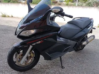 scooter aprilia srv 850 de 2018 ct ok de septembre 2025