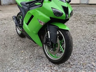 kawasaki 600zxr ■frais a prévoir:■vidange ■pneu arrière neuf ■moto qui dors a l'abri et roule parfaitement ■le ct sera fait lors de la vente