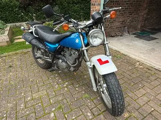 suzuki rv125 vanvan roadster/retro petrol manual (12 ps) 124 cc