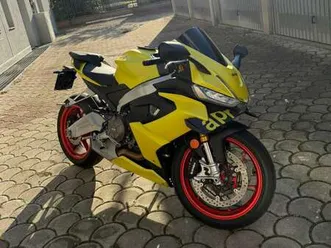 aprilia rs 660 giallo