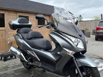 ② honda silverwing 400 cc