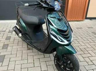 piaggio zip 4t 80cc 2019 | 8400km | garantie! 1e eigenaar! — scooters | piaggio — marktplaats