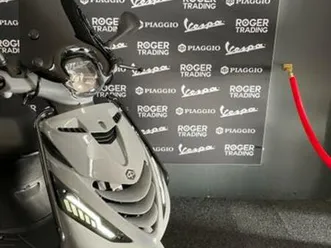 piaggio zip 50 brom 4t 3v nardo grey 2024 - 1068km nieuw!! — scooters | piaggio — marktplaats