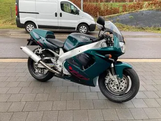 ② yamaha yzf750 1997