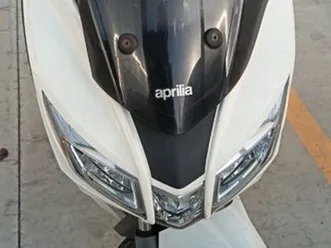 scooter aprilia sxr 50