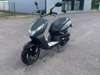 scooter peugeot streetzone