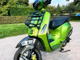 vespa sprint candy green ◊ full carbon 50cc❗️ — scooters | vespa — marktplaats