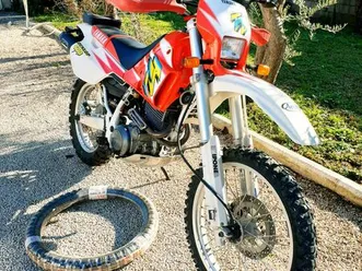 yamaha tt600 blanche et rouge