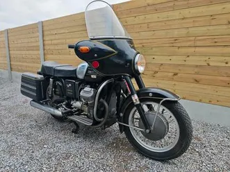 ② moto guzzi v7 ex carabinieri 1972