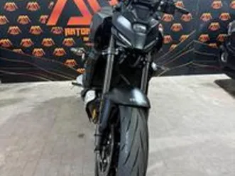 yamaha mt 07 2025 cambio automatico