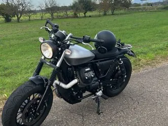 moto guzzi v9 bobber