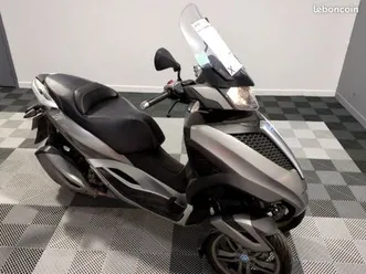 piaggio yourban 300