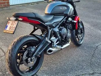 ② triumph trident 660