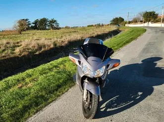 moto 1300 st pan europeen