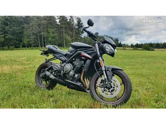 triumph street triple rs