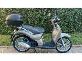 vendo aprilia scarabeo 50 4t 4v (2009 - 17) usata a saronno (codice 9906744) - moto.it