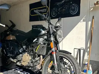 husqvarna svartpilen 125 - 15ps - 2023 - top zustand - a1/b196