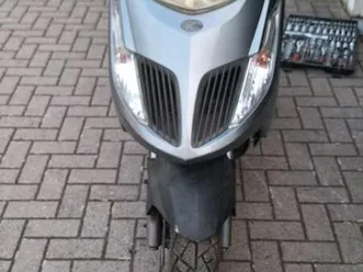 verkaufe ein kymco yager gt 50 4takter