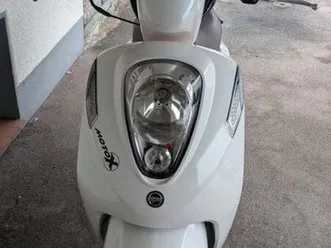 gepflegter roller sym mio 115, top zustand, jg 2020 ?