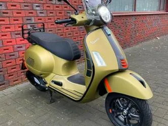 vespa gts 300 hpe 2024 - km 2800 - 1e eigenaar - 6m garantie — scooters | vespa — marktplaats