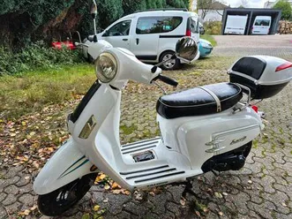 freccia 125 motoroller