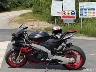 moto aprilia rsv1100 2025