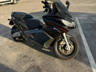 scooter aprilia srv 850 de 2018 ct ok de septembre 2025