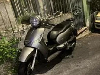 aprilia scarabeo 300 -
