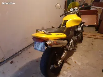 vends honda 600 hornet