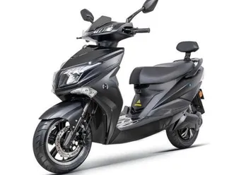 e-roller roller 125er 80 km/h 100 km reichweite angry hawk ft neu