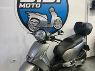 aprilia scarabeo 300