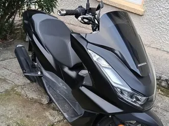pcx honda 2022 très peu roulé