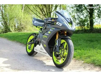 triumph daytona 675 préparée piste