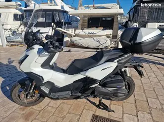 scooter honda adv 350 (5.200km)