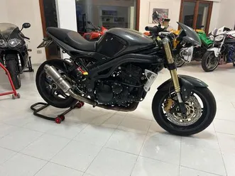 triumph speed triple 1050