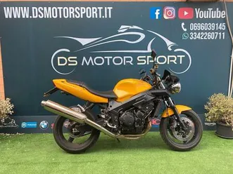 triumph speed four 600