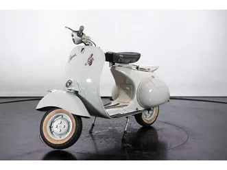 piaggio vespa 150 struzzo (resturata)