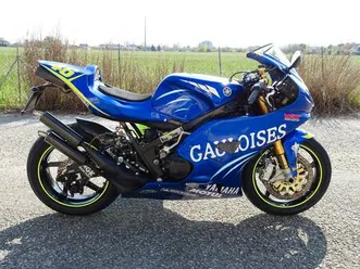 yamaha yamaha rd 500 lc replica valentino rossi