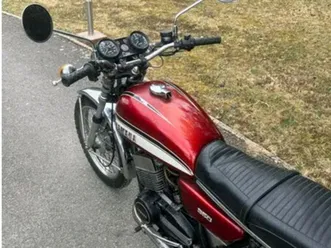 yamaha rd350 (1975)
